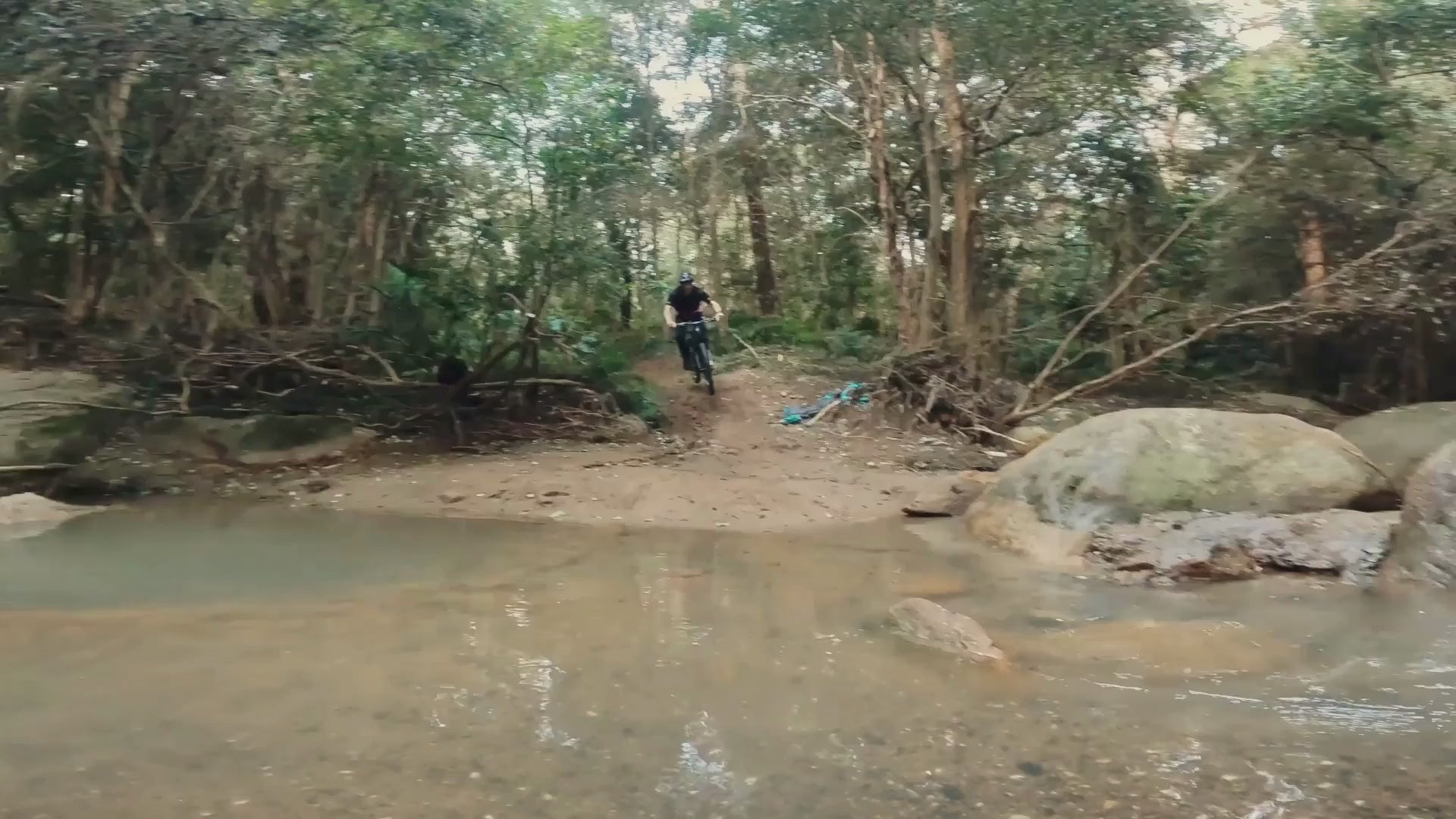 Cargar video: 